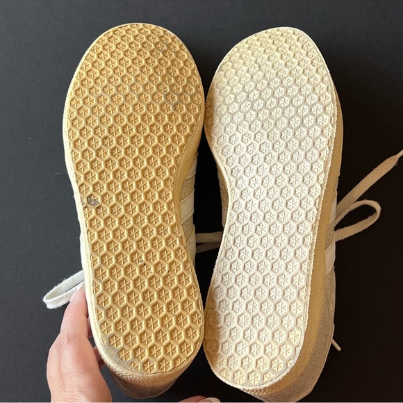 Adidas Gazelle distressed sneakers, cream, lace up size 8 US - Picture 9 of 13